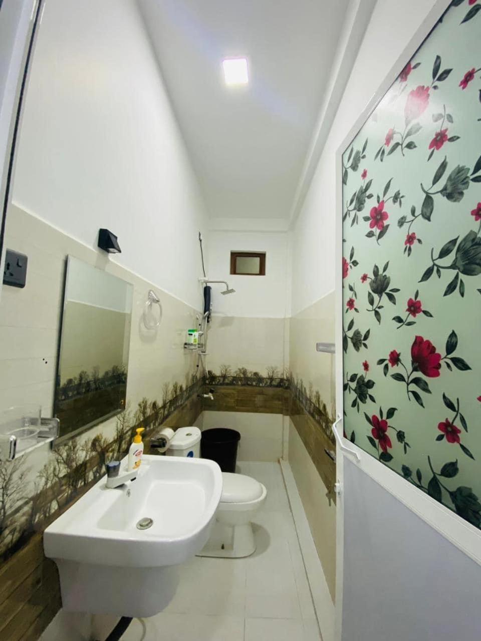 Lalitha Holiday Inn Джафна Екстер'єр фото